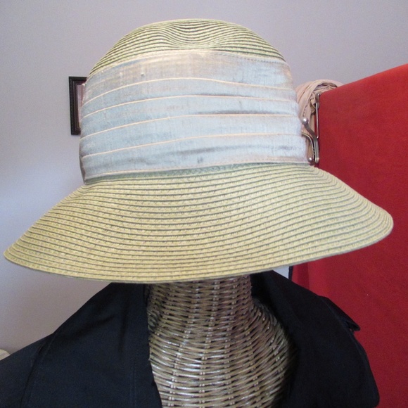Vintage Womens hat main image 4